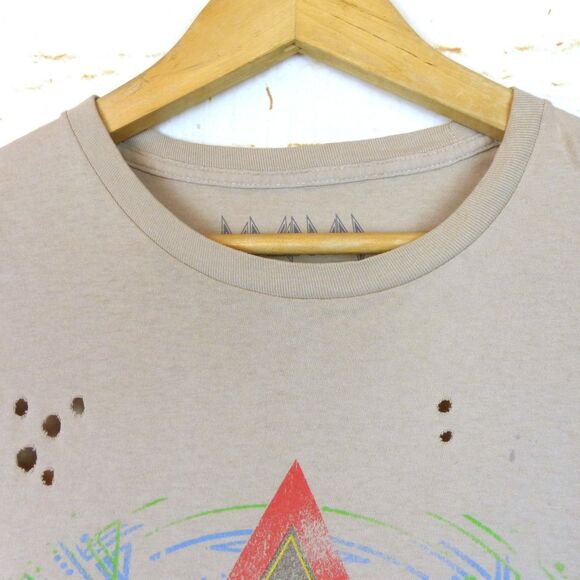 Def Leppard Love Bites Graphic Shirt Women M/L Beige Distress Goodie Two Sleeves - Picture 3 of 10